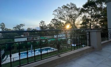 Casa 5 ambientes con piscina en venta apta credito- La Candida