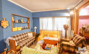 Casa martínez 2 cuadras de avenida 3 dormitorios escritorio playroom jardin cochera
