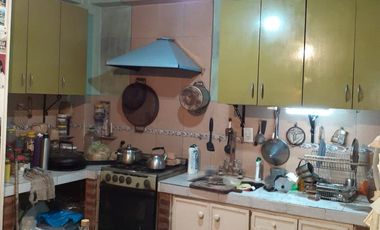 Casa en venta - 2 Dormitorios 1 Baño - Cochera - 200Mts2 - Guernica, Presidente Perón