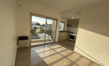 Departamento de 2 Ambientes con  balcón  - Wilde