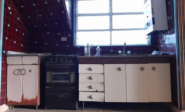 VENTA casa a REFACCIONAR. ideal 2 familias