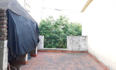 VENTA casa a REFACCIONAR. ideal 2 familias