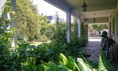 CASA EN TAPIALES