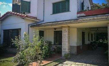 CASA EN TAPIALES
