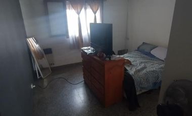 PH PARA DOS FAMILIAS O INVERSOR VENTA  Marco Avellaneda  1781 REMEDIOS DE ESCALADA