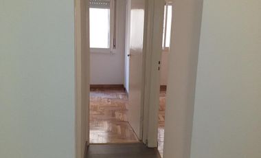 VENTA DE DEPARTAMENTO DE 3 AMBIENTES CÉNTRICO