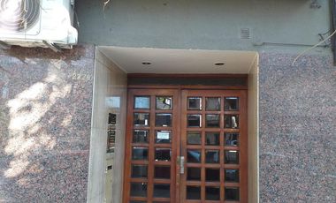 VENTA DE DEPARTAMENTO DE 3 AMBIENTES CÉNTRICO