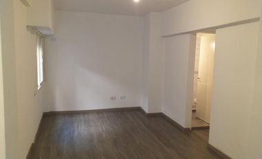 VENTA DE DEPARTAMENTO DE 3 AMBIENTES CÉNTRICO