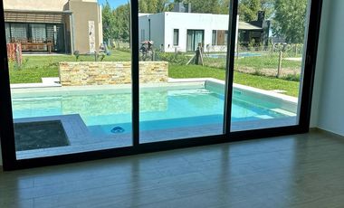 Casa en  Venta Barrio Privado Los Talas Canning