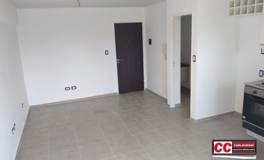 Local al frente - Estrenar - Kitchenette y Baño!!