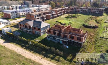 Venta Duplex 4 ambientes - Condominio Altos de Maschwitz - Apto Credito