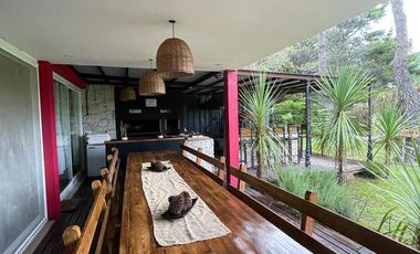 ALQUILER TEMPORAL - Casa 4 dormitorios - Carilo