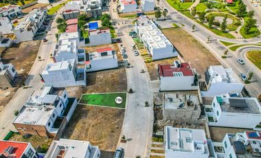 Terreno en venta en Adamar dentro de  coto con seguridad.