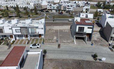 Terreno en Fraccionamiento Adamar, Dentro de Coto, con Seguridad