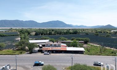 Terreno en venta con o sin restaurante Cerca a Centro Logístico de Jalisco