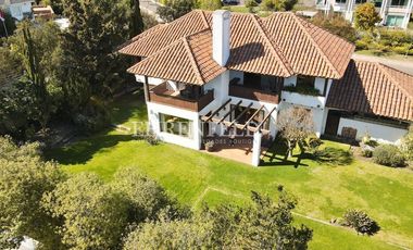 Pinares de Montemar, Concón. Gran Casa de 346 m2.