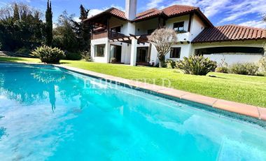 Pinares de Montemar, Concón. Gran Casa de 346 m2.