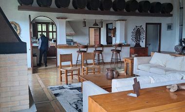 “Casa en venta con excelente terreno en Salazar”