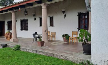 “Casa en venta con excelente terreno en Salazar”