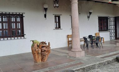 “Casa en venta con excelente terreno en Salazar”