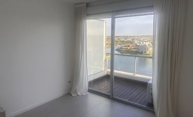 Departamento en  Islas Del Golf 5amb.