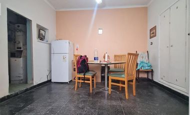Casa en Venta - Lote propio - 4 cuadras de la estacion de Lomas de Zamora