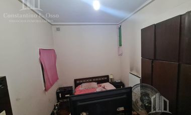 Casa en Venta - Lote propio - 4 cuadras de la estacion de Lomas de Zamora