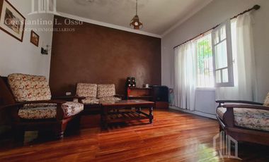 Casa en Venta - Lote propio - 4 cuadras de la estacion de Lomas de Zamora