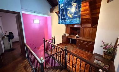 Casa cinco ambientes con cochera a la venta en Wilde