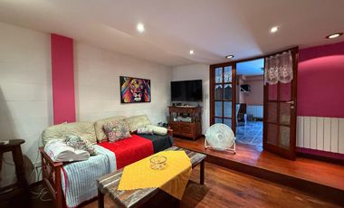 Casa cinco ambientes con cochera a la venta en Wilde