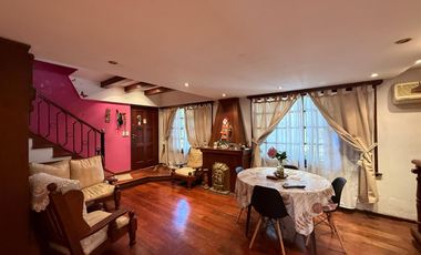 Casa cinco ambientes con cochera a la venta en Wilde