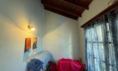 Casa cinco ambientes con cochera a la venta en Wilde