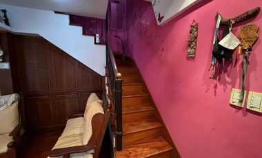 Casa cinco ambientes con cochera a la venta en Wilde