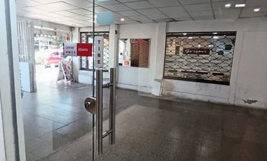 SE VENDE LOCAL COMERCIAL EN AV. VALPARAÍSO (CÓD. 474)