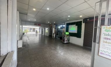 SE VENDE LOCAL COMERCIAL EN AV. VALPARAÍSO (CÓD. 474)
