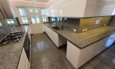 Casa a nuevo! Libertador al Río, calle cortada, 1150 m2 lote 650 m2 cub, 5 Dorm,