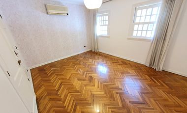 Casa a nuevo! Libertador al Río, calle cortada, 1150 m2 lote 650 m2 cub, 5 Dorm,