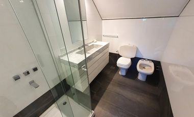 Casa a nuevo! Libertador al Río, calle cortada, 1150 m2 lote 650 m2 cub, 5 Dorm,