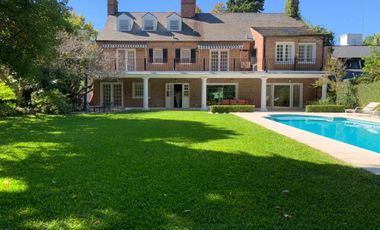 Casa a nuevo! Libertador al Río, calle cortada, 1150 m2 lote 650 m2 cub, 5 Dorm,