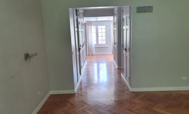 Casa a nuevo! Libertador al Río, calle cortada, 1150 m2 lote 650 m2 cub, 5 Dorm,