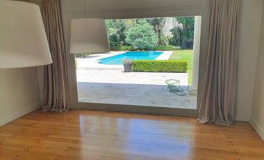 Casa a nuevo! Libertador al Río, calle cortada, 1150 m2 lote 650 m2 cub, 5 Dorm,