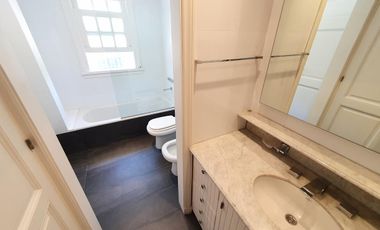 Casa a nuevo! Libertador al Río, calle cortada, 1150 m2 lote 650 m2 cub, 5 Dorm,