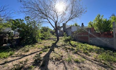 CASA EN SANTA MARIA DE PUNILLA A 200 MT DEL RIO COSQUIN Y 300MTS DE RUTA 38 TERRENO CON HERMOSA VEGETACIÓN SOBRE CALLE ADOQUINADA Ref 1832