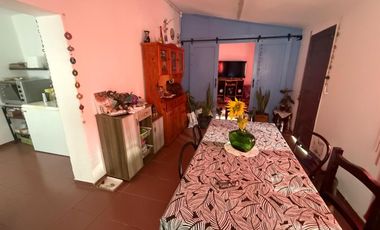 CASA EN SANTA MARIA DE PUNILLA A 200 MT DEL RIO COSQUIN Y 300MTS DE RUTA 38 TERRENO CON HERMOSA VEGETACIÓN SOBRE CALLE ADOQUINADA Ref 1832