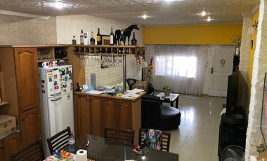 Chalet 4 amb 2 plantas con cochera