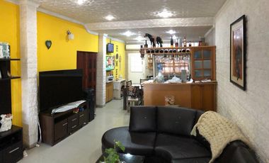 Chalet 4 amb 2 plantas con cochera