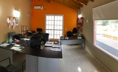 Chalet 4 amb 2 plantas con cochera