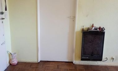 Departamento dos ambientes en venta en Wilde