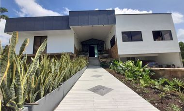 Casa campestre en condominio para la venta en cerritos malabar,Pereira