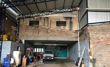 Venta galpón moreno 1400 de 900m2 con oficinas